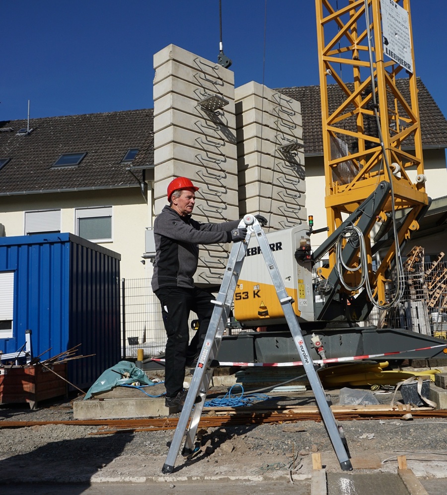 Alu-Teleskopleiter-Vario: Flexibel, platzsparend und vielseitig